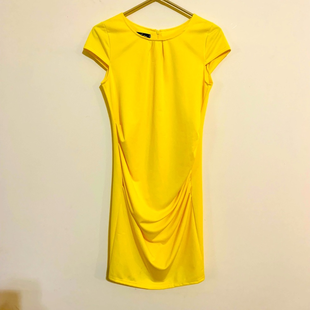 Yellow dress by Simple Text